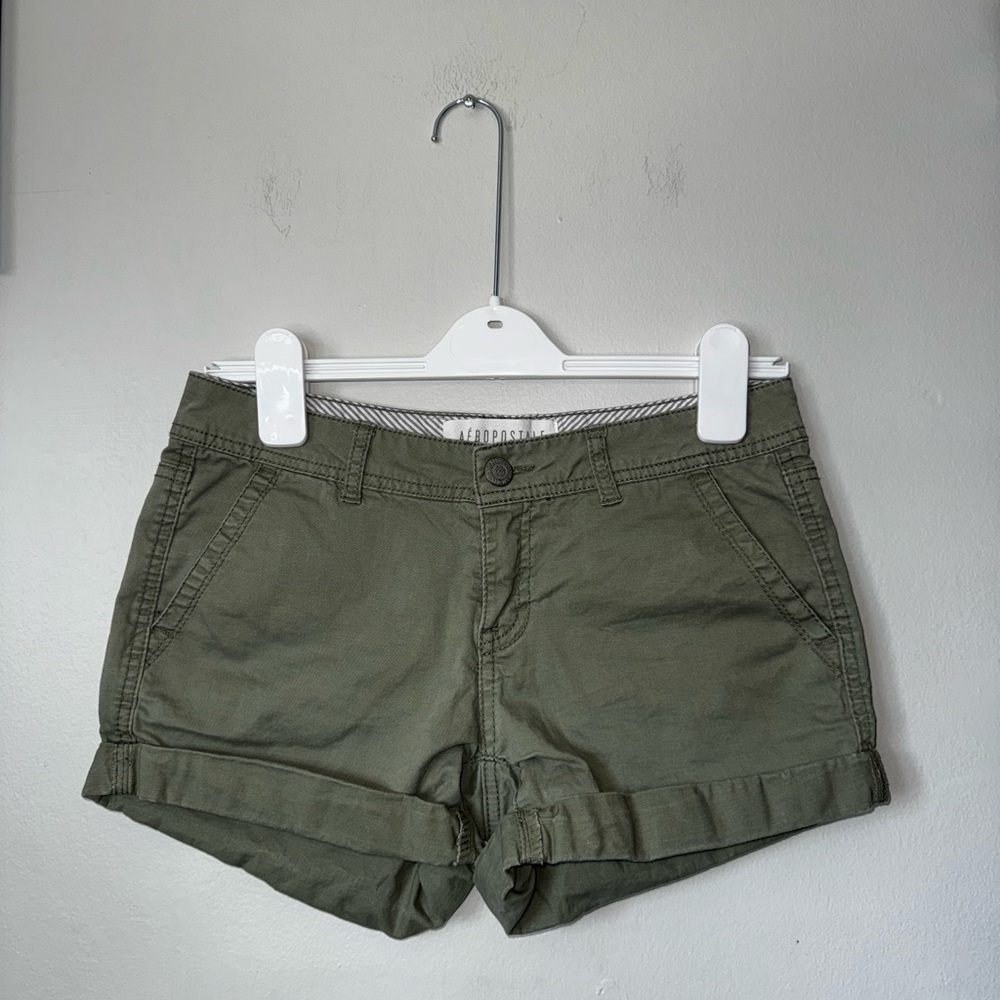 Aeropostale Olive Green Cuffed Cargo Shorts with flap pockets